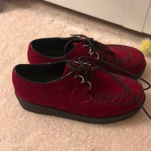 Red creepers